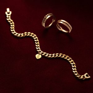 انگشتر و گوشواره طلا طرح کارتیر